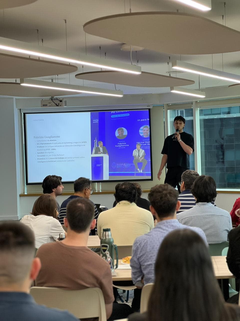 Fabrizio Guaglianone en conferencias